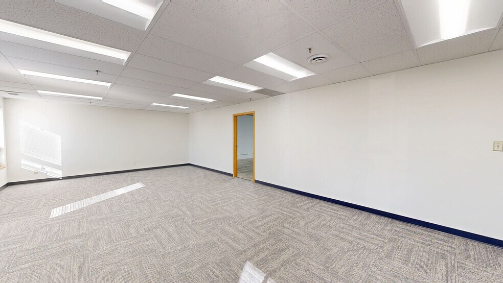 More Photos Of 7850-7890 12th Ave S, Bloomington Unknown For Lease