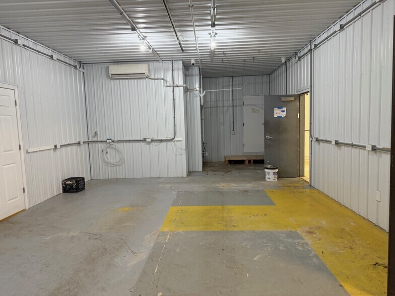 More Photos Of 892 Riverside St, Portland Warehouse For Sale