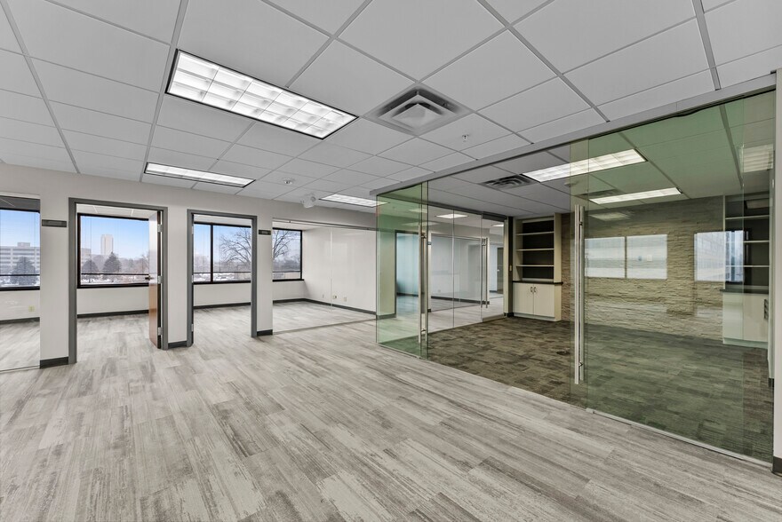 More Photos Of 7301 Ohms Ln, Edina Office For Lease