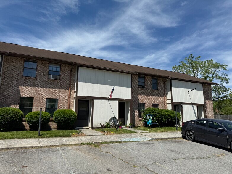 More Photos Of 237 Sherrad St, Marlinton Apartments For Sale