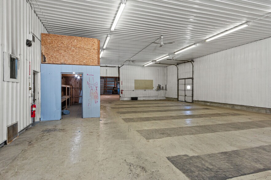 More Photos Of 108 S Front St, Coloma General Retail For Lease