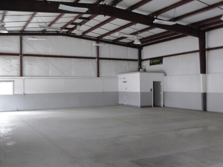 More Photos Of 239 Industrial Dr, Roseburg Warehouse For Lease