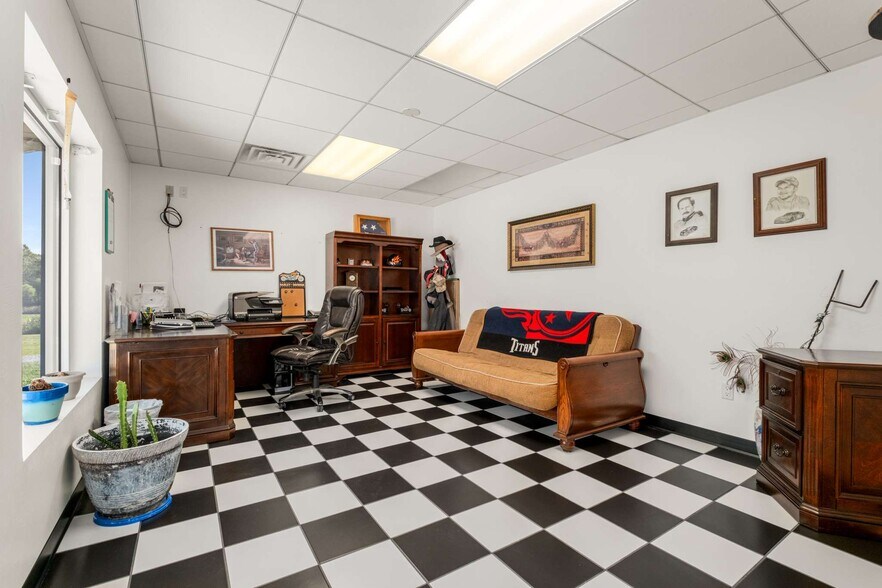 More Photos Of 456 Lakewood Park Rd, Beechgrove General Retail For Sale