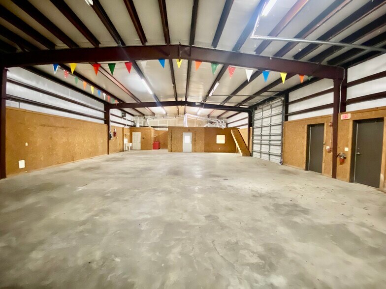 More Photos Of 6556-6560 Westwood Blvd, Beaumont Light Manufacturing For Lease