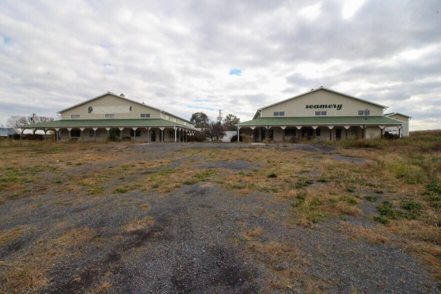 More Photos Of 16094 Evergreen Valley Rd, Timberville Specialty For Lease