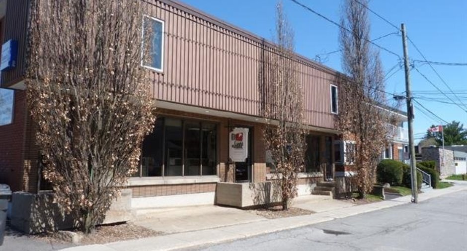 Primary Photo Of 159 Rue Saint-Joseph, L'assomption Office For Lease