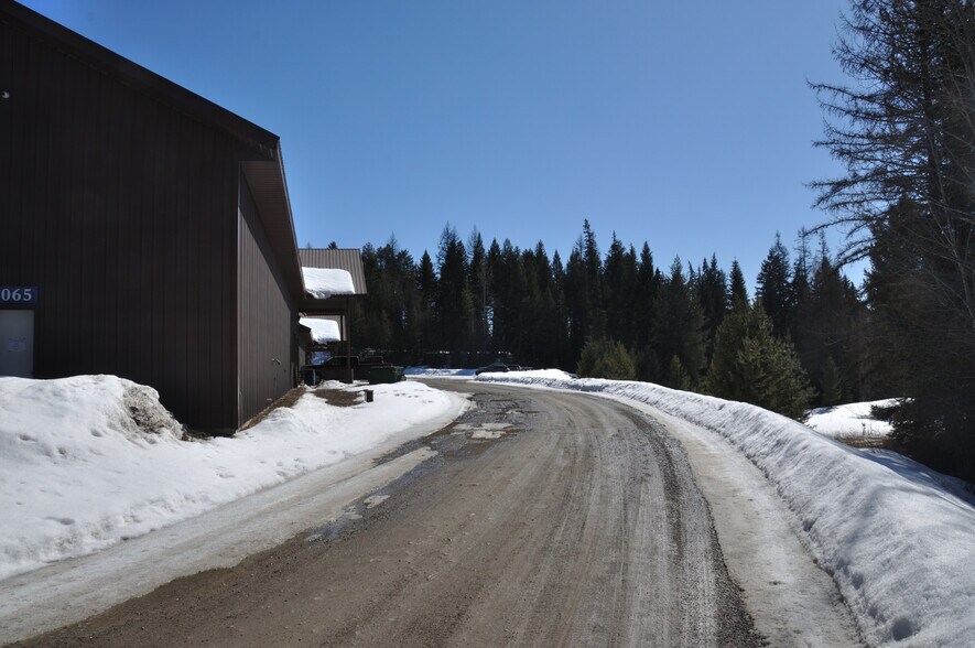 More Photos Of 6065 - 6073 US Highway 93, Olney Warehouse For Lease