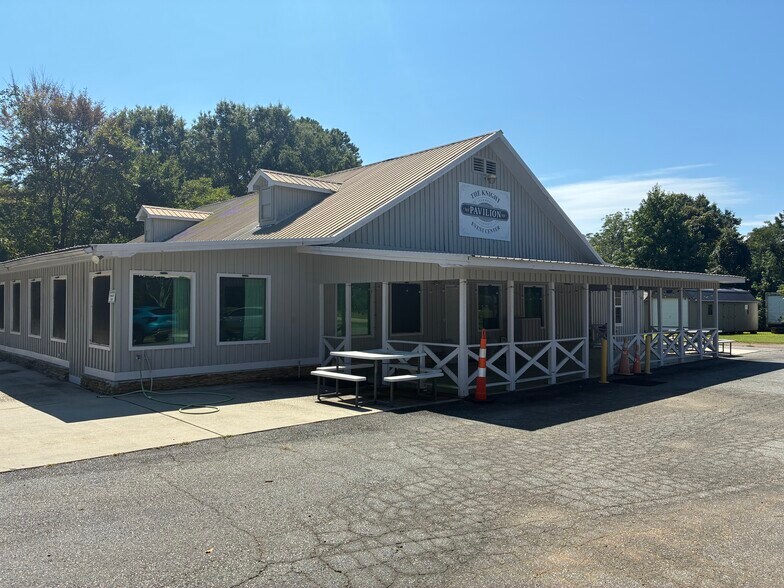 Primary Photo Of 605 Crescent Rd, Rockwell Freestanding For Lease