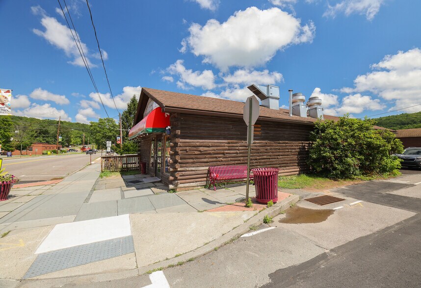 More Photos Of 121 Main Ave, Hawley Restaurant For Lease