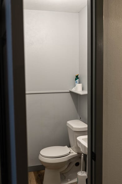 More Photos Of 14 Tenth St, Temple Research And Development For Sale