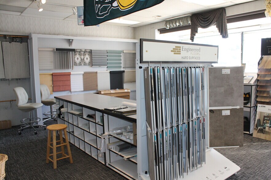 More Photos Of 325 W Elm St, Sycamore General Retail For Sale