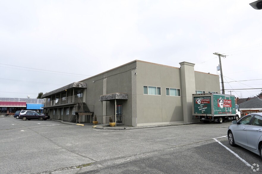 More Photos Of 2363 80th St, Seattle Office For Sale