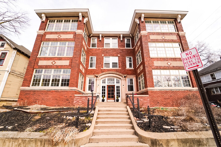 More Photos Of 2101 N Pennsylvania St, Indianapolis Apartments For Sale
