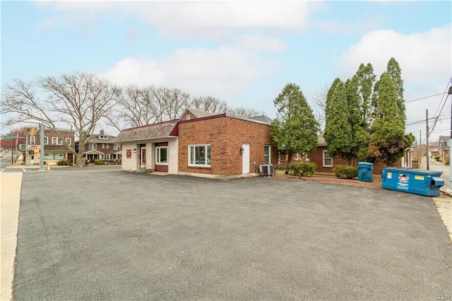 More Photos Of 1225 N New St, Bethlehem General Retail For Sale