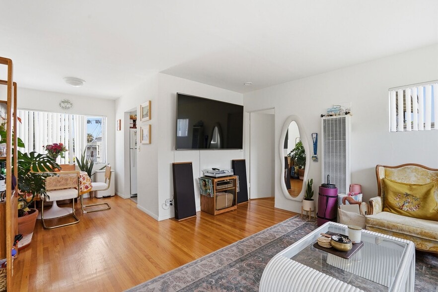 More Photos Of 428-438 Rosemont St, La Jolla Apartments For Sale