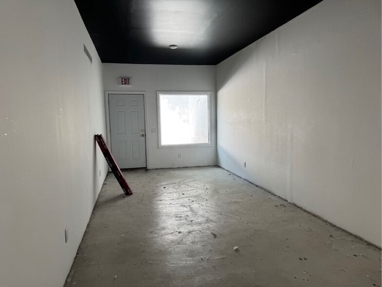 More Photos Of 1208-1210 Northern Blvd, Manhasset Storefront Retail Office For Lease