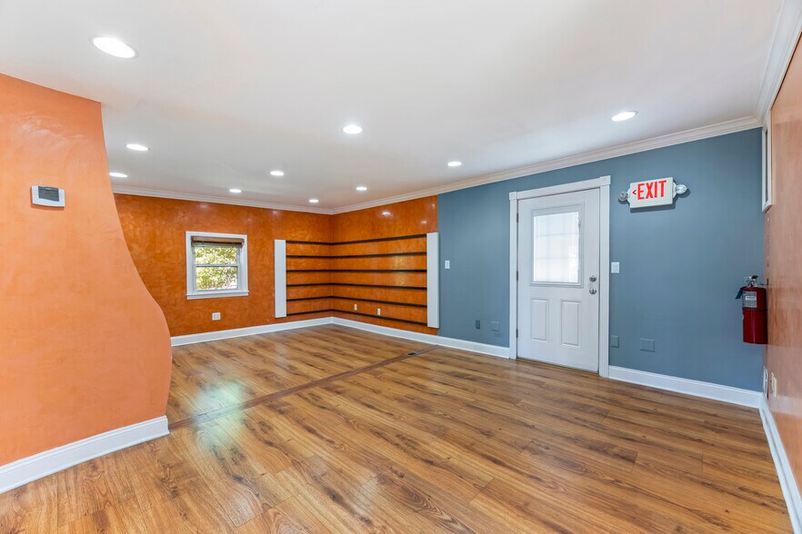 More Photos Of 5 John St, Old Bridge Marina For Sale