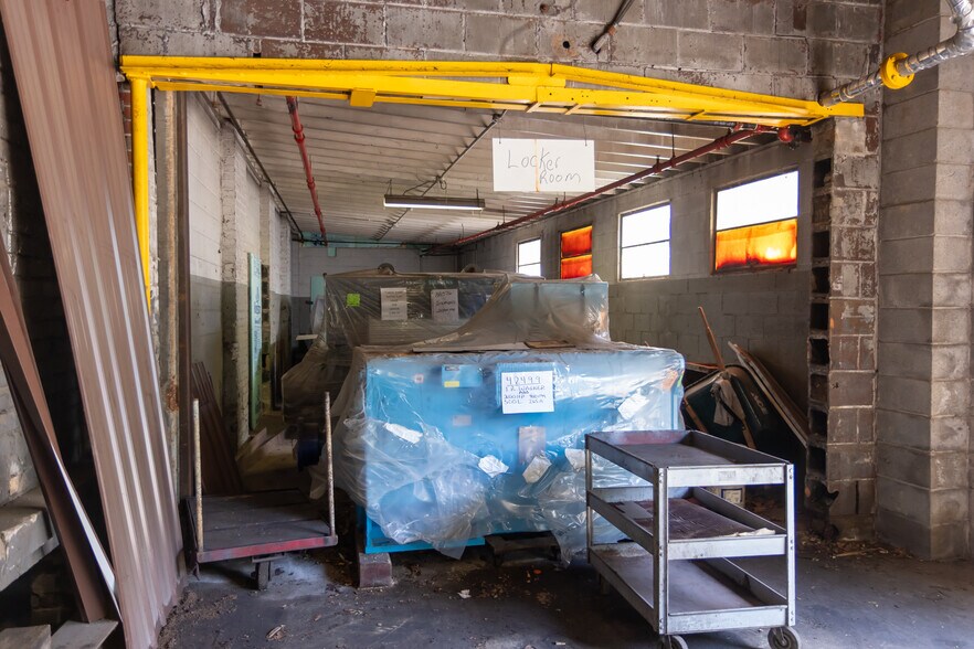 More Photos Of 801 Hazlett Ave, Wheeling Office For Sale