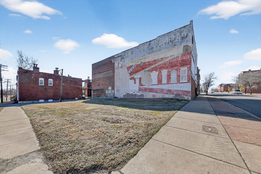 More Photos Of 2000-2014 Salisbury St, Saint Louis General Retail For Sale
