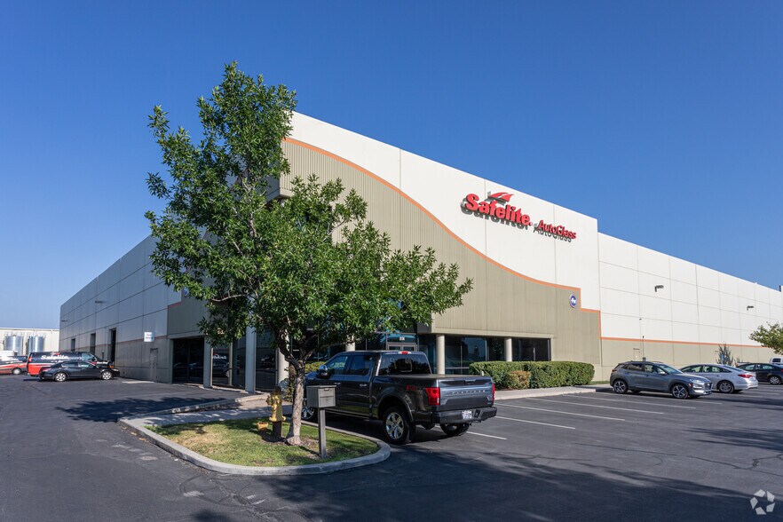 More Photos Of 4711 W 1730 S, Salt Lake City Distribution For Lease