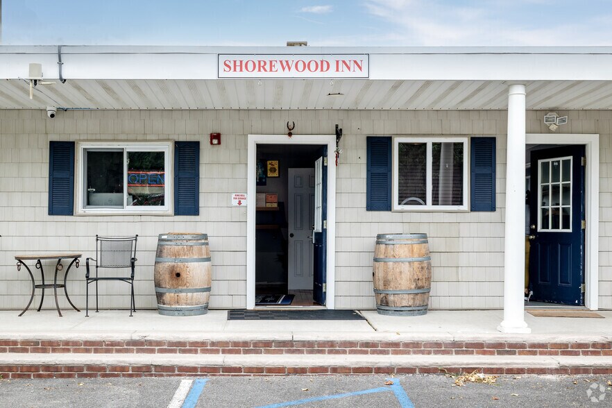 More Photos Of 1399 Main Road, Riverhead Hotel For Sale