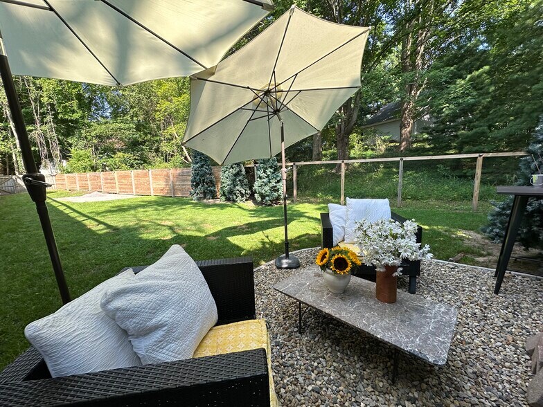 More Photos Of 13662 Red Arrow Hwy, Harbert Hotel For Sale
