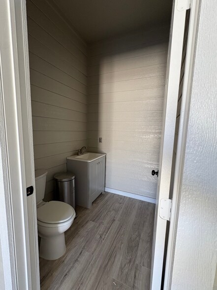 More Photos Of 5790 Rendon Bloodworth Rd, Fort Worth Industrial For Lease