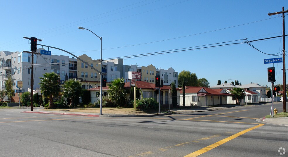 More Photos Of 9253 Sepulveda Blvd, North Hills Hotel For Sale