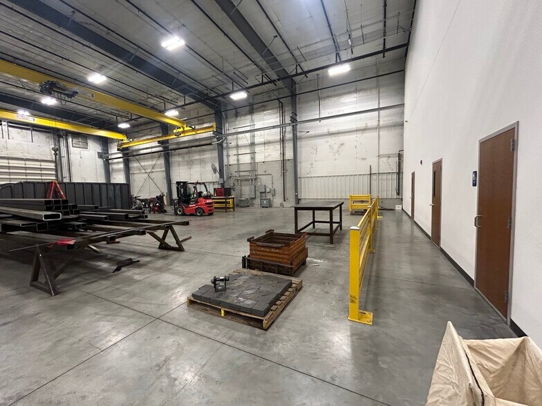 More Photos Of 1161 W Pittman St, Olathe Industrial For Lease
