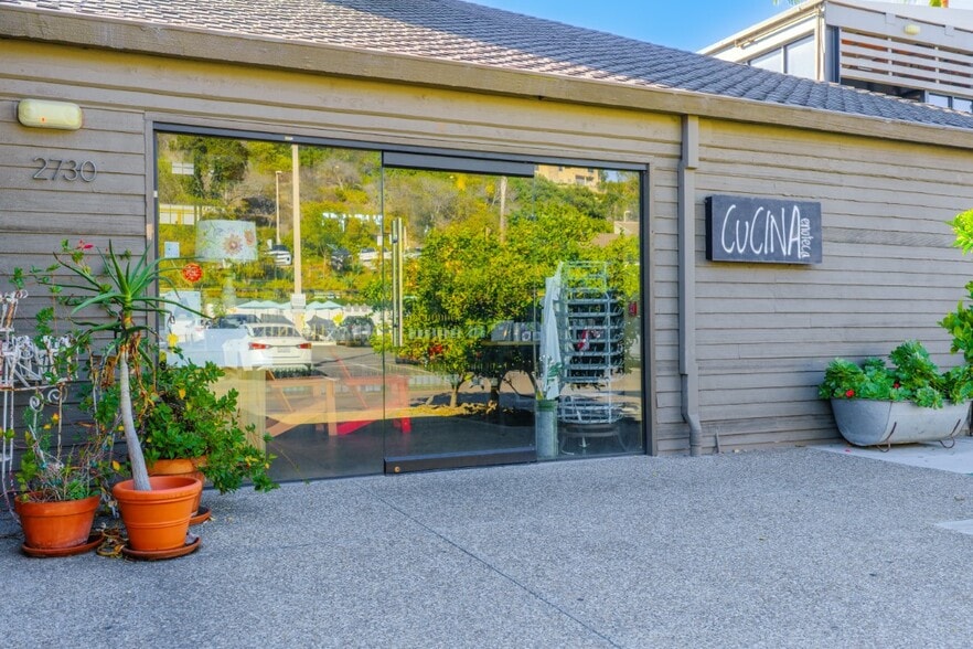 More Photos Of 2730 Via de la Valle, Del Mar Restaurant For Lease