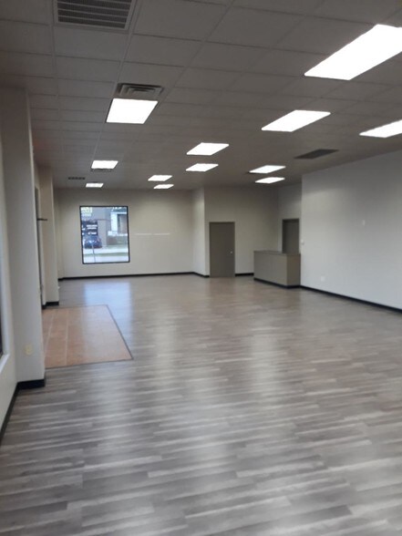 More Photos Of 31848 State Highway 249, Pinehurst Showroom For Lease