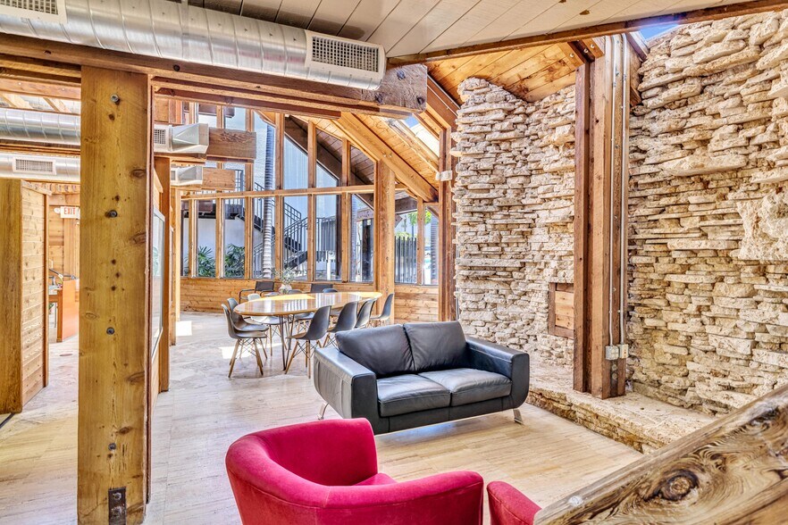 More Photos Of 3045 N Federal Hwy, Fort Lauderdale Loft Creative Space For Sale