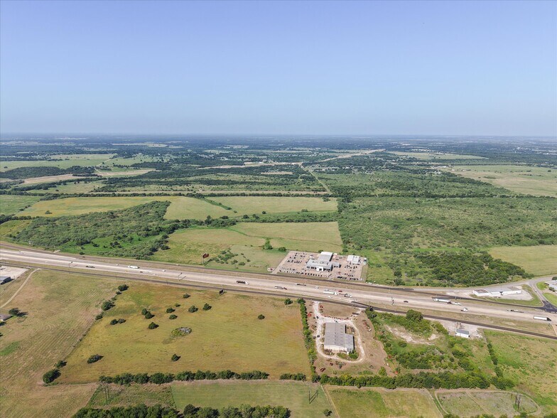 More Photos Of 3151 Int 45 E hwy, Corsicana Warehouse For Sale