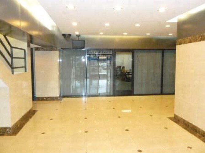 More Photos Of 555 W Redondo Beach Blvd, Gardena Office For Lease