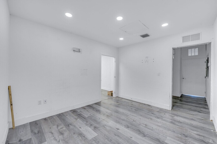 More Photos Of 7101-7165 W Flagler St, Coral Gables Unknown For Lease