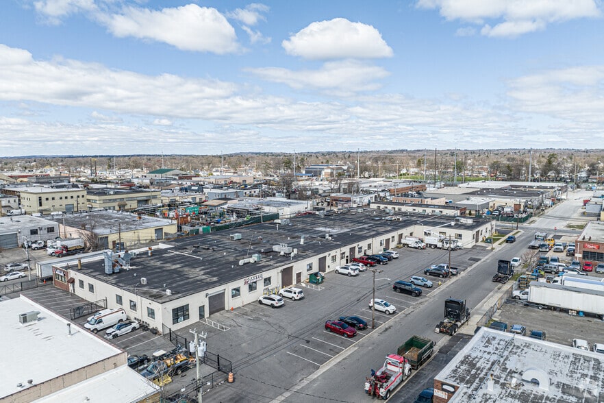 More Photos Of 75 Rushmore St, Westbury Warehouse For Lease