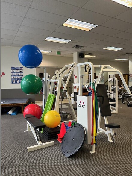 More Photos Of 17122 Beach Blvd, Huntington Beach Medical For Lease