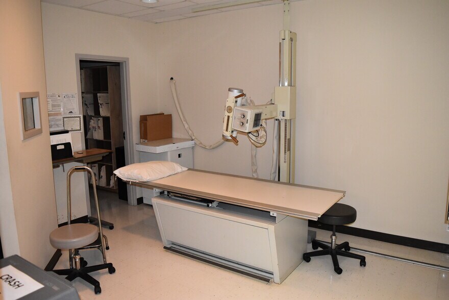 More Photos Of 727 Cox Creek Pky, Florence Healthcare For Sale