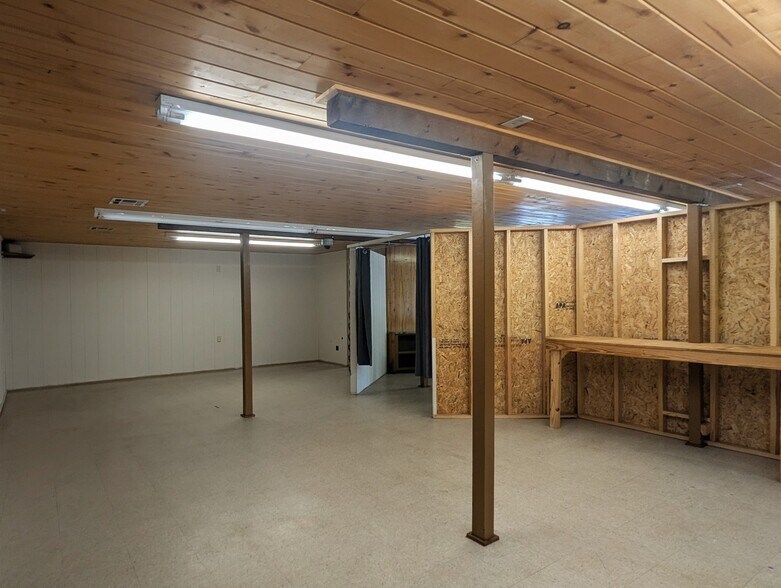 More Photos Of 5733 Highway 69 S, Kountze Freestanding For Sale