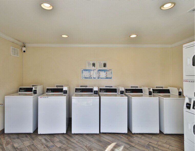 More Photos Of 1531 W Rialto Ave, Fontana Apartments For Sale