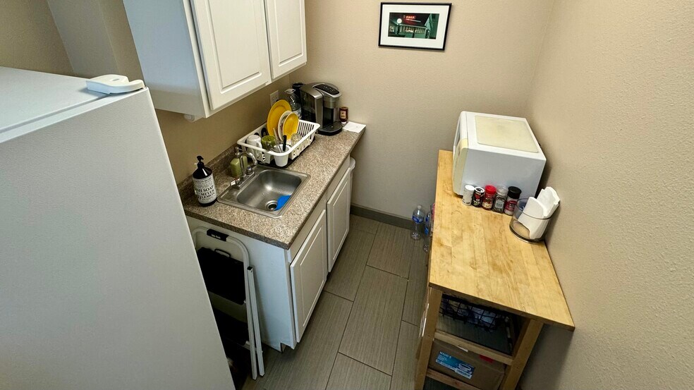 More Photos Of 141 Spring St, Claremont Office Residential For Lease