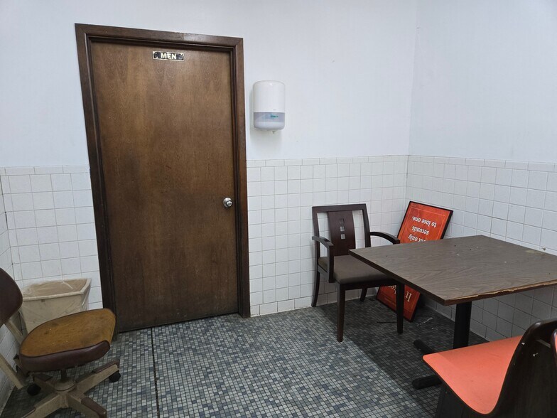 More Photos Of 658 Omaha Dr, Corpus Christi Service For Lease