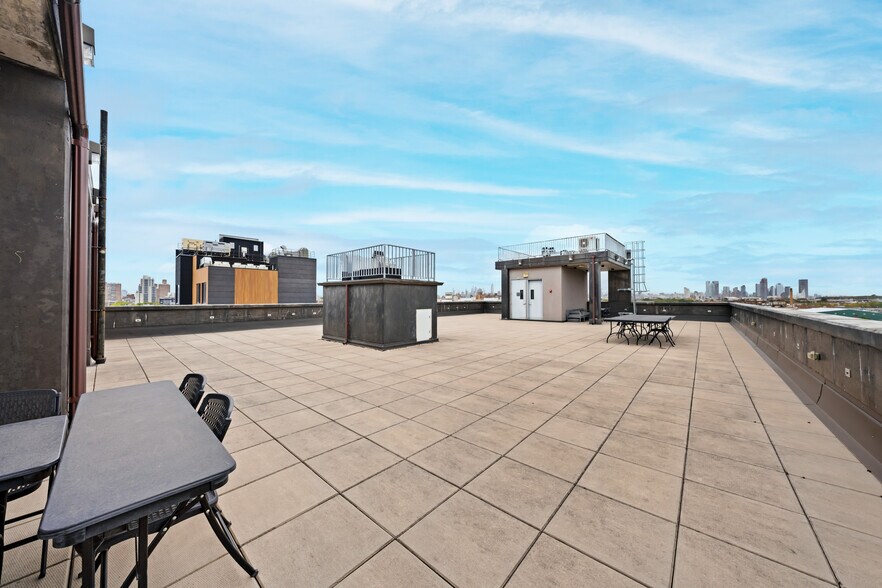 100 Bogart St, Brooklyn, NY 11206 Office For Lease