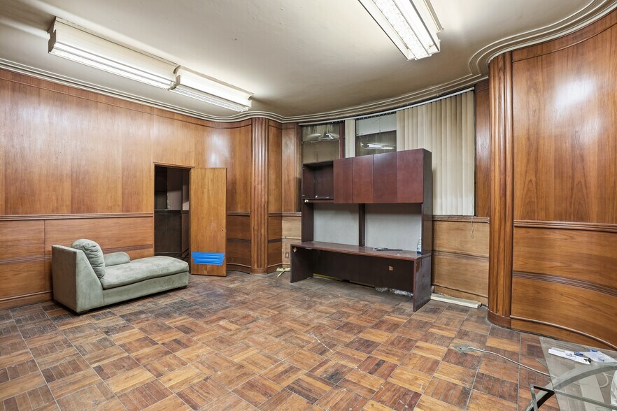 More Photos Of 4500 S Tripp Ave, Chicago Warehouse For Sale