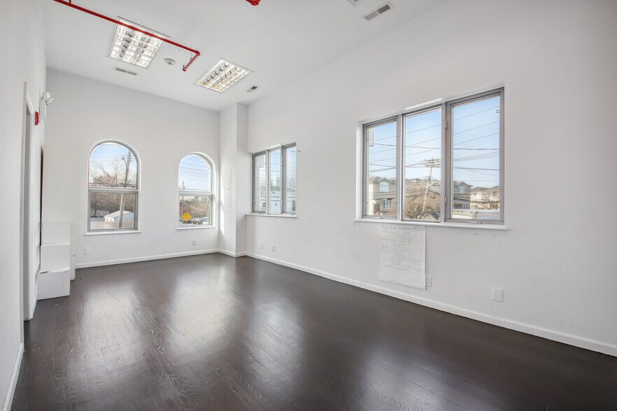 More Photos Of 343 Sand Ln, Staten Island Daycare Center For Sale