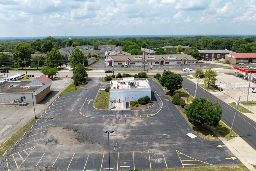 More Photos Of 1245 Pearl Rd, Brunswick Fast Food For Lease