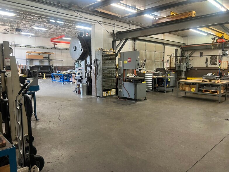 More Photos Of 2161 NE 107th Ln, Blaine Manufacturing For Sale