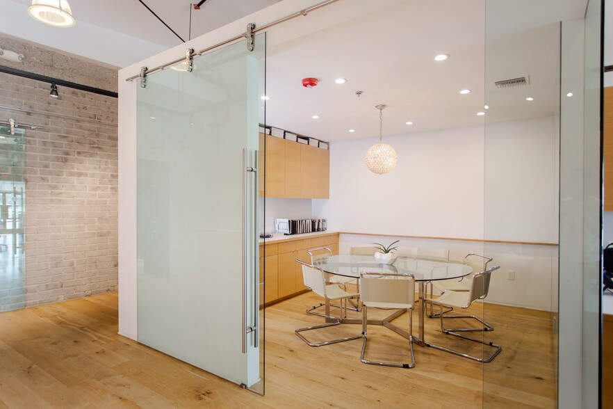 More Photos Of 1624-1626 Ocean Park Blvd, Santa Monica Unknown For Lease