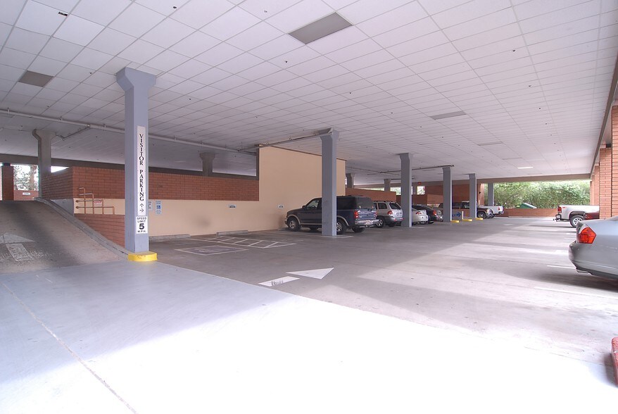 More Photos Of 2198 E Camelback Rd, Phoenix Office For Lease