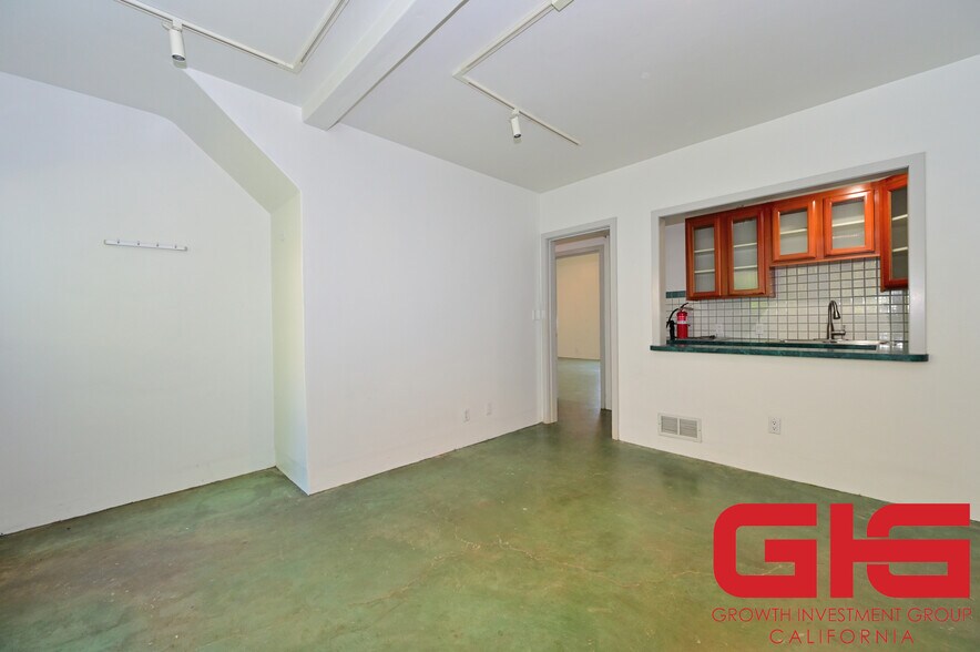 More Photos Of 88 N Hill Ave, Pasadena Storefront For Sale